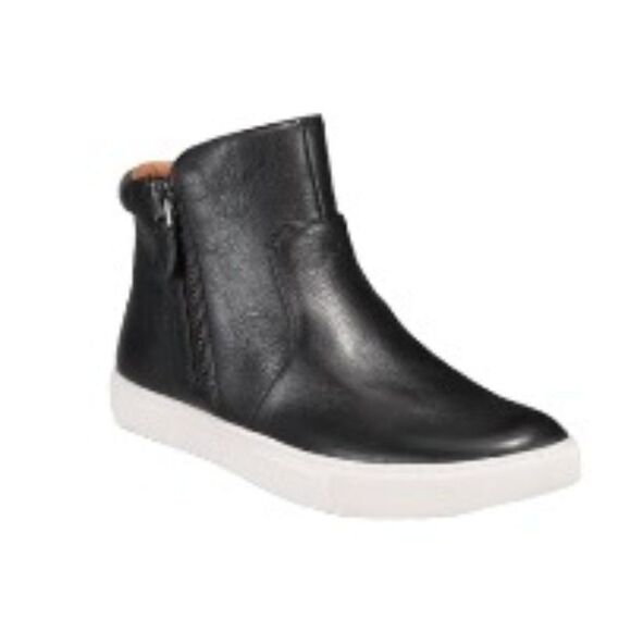 Gentle Souls Carter Sneaker Bootie Black 6.5 NWT - Picture 1 of 2